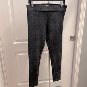 Leggings size Medium. Snakeskin print in gray and black